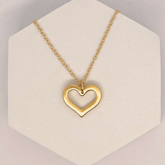 Collar corazon hueco