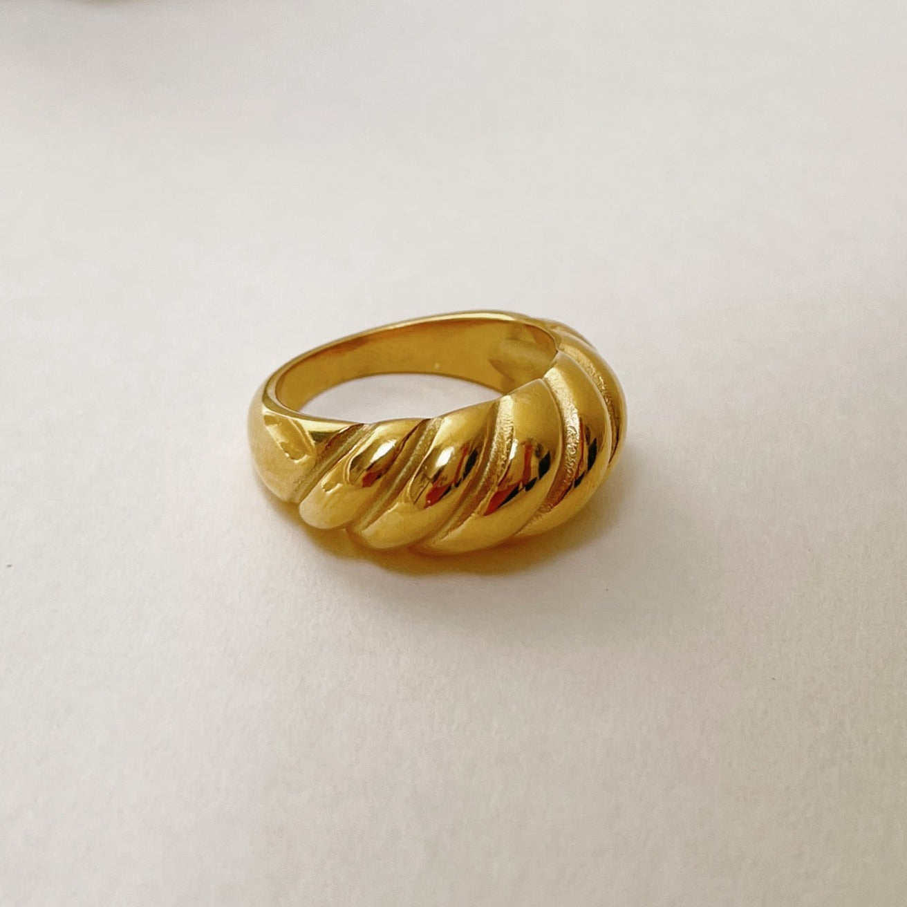 Anillo croissant grueso