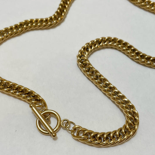 Cadena cubana broche T